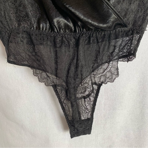 Victoria's Secret Black Satin Lace trim surplice sleeveless thong bodysuit SMALL - Picture 6 of 10